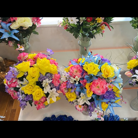 Cemetery Silk Cones - Picture 6 of 8